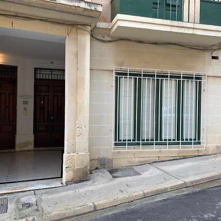 4 Bedroom Apartment Near Sliema Seafront Екстериор снимка