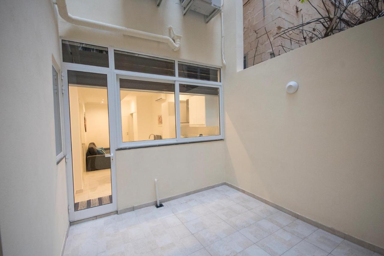 4 Bedroom Apartment Near Sliema Seafront Екстериор снимка
