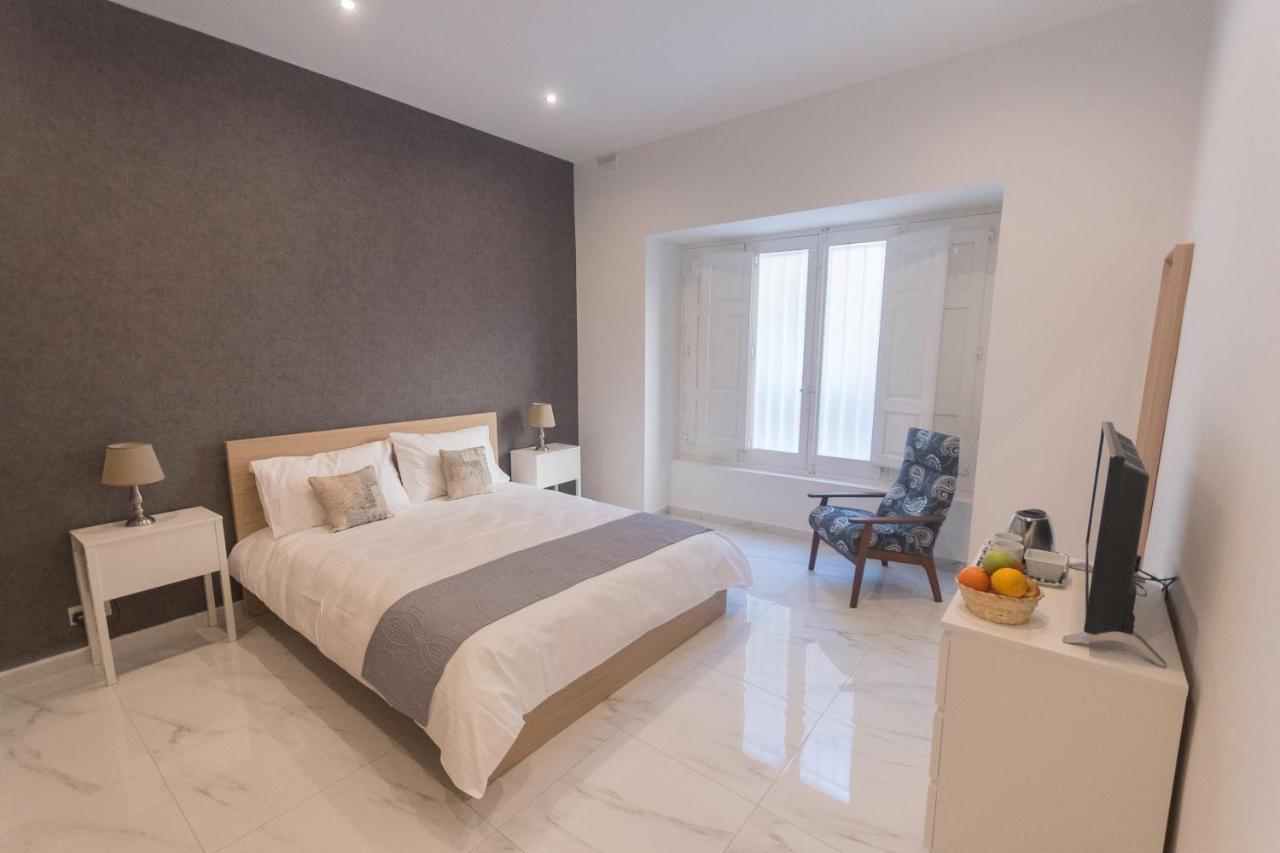 4 Bedroom Apartment Near Sliema Seafront Екстериор снимка