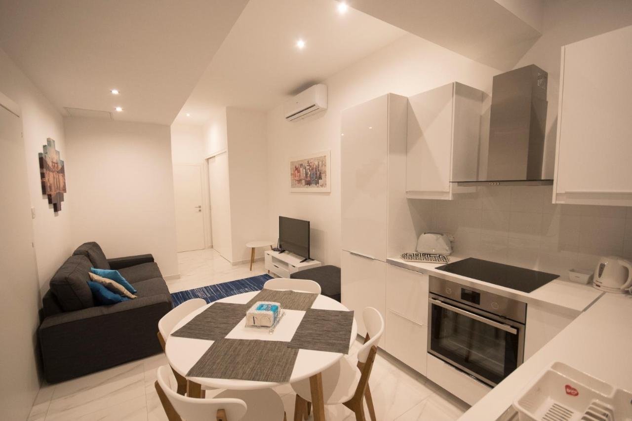 4 Bedroom Apartment Near Sliema Seafront Екстериор снимка