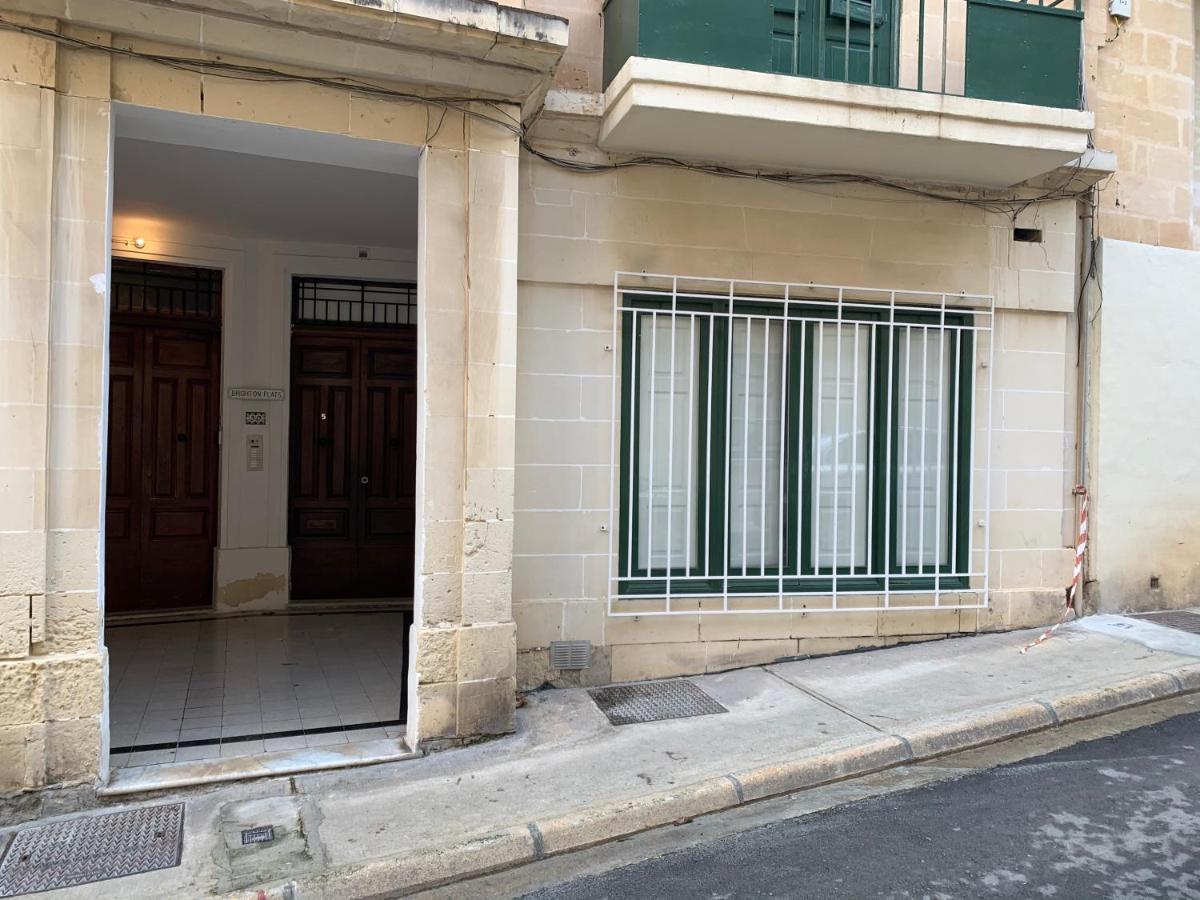 4 Bedroom Apartment Near Sliema Seafront Екстериор снимка